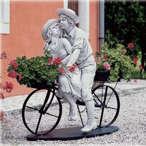 Statua “Amicizia” da Giardino – Scultura Decorativa in Pietra, H 115 cm