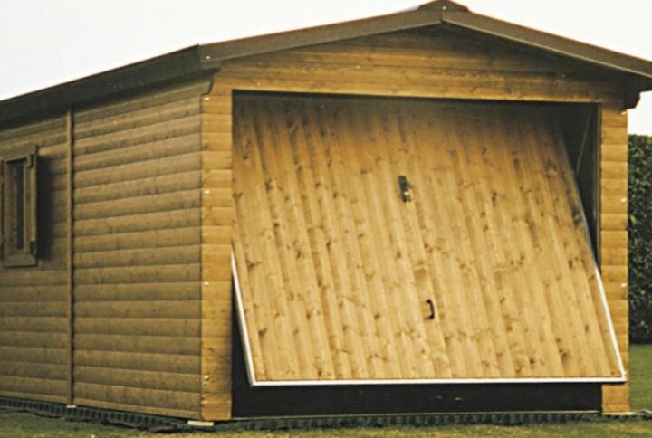 garage in legno