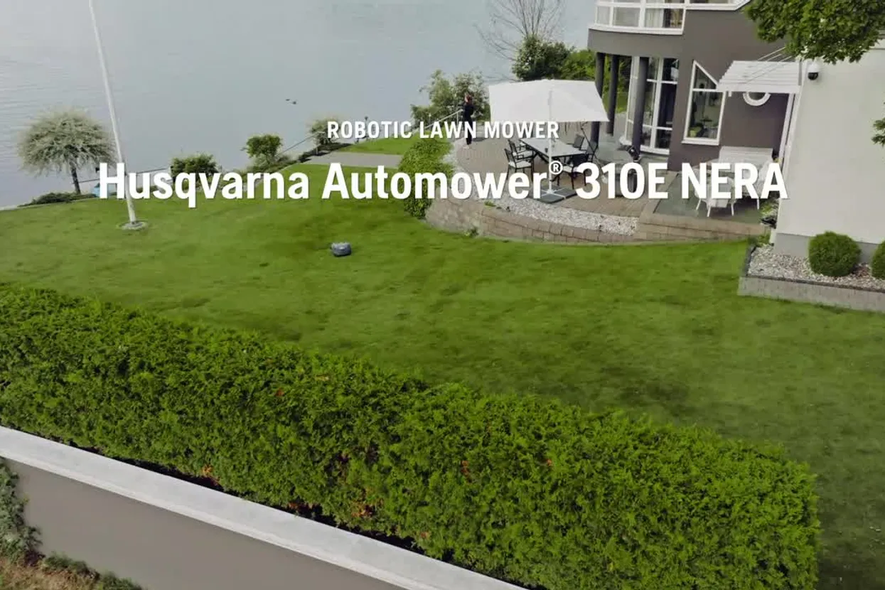 husqvarna-automower-310e-nera-robot-rasaerba-02.webp