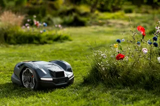 husqvarna-automower-405xe-nera-robot-rasaerba-03.webp