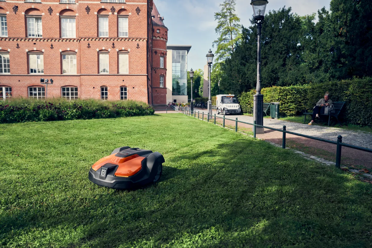 husqvarna-automower-520epos-robot-rasaerba-02.webp