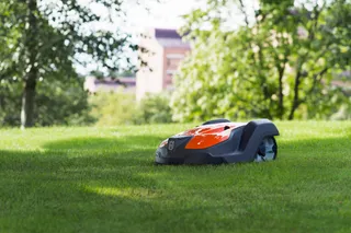 husqvarna-automower-550-robot-rasaerba-03.webp