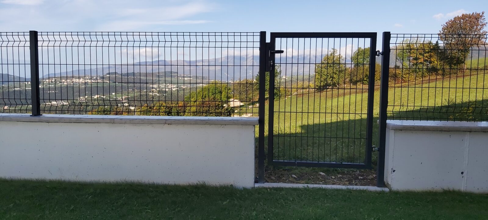 recinzione-modulare-elettrosaldata-in-pannelli-recinzione-rete-rigida-07.jpg