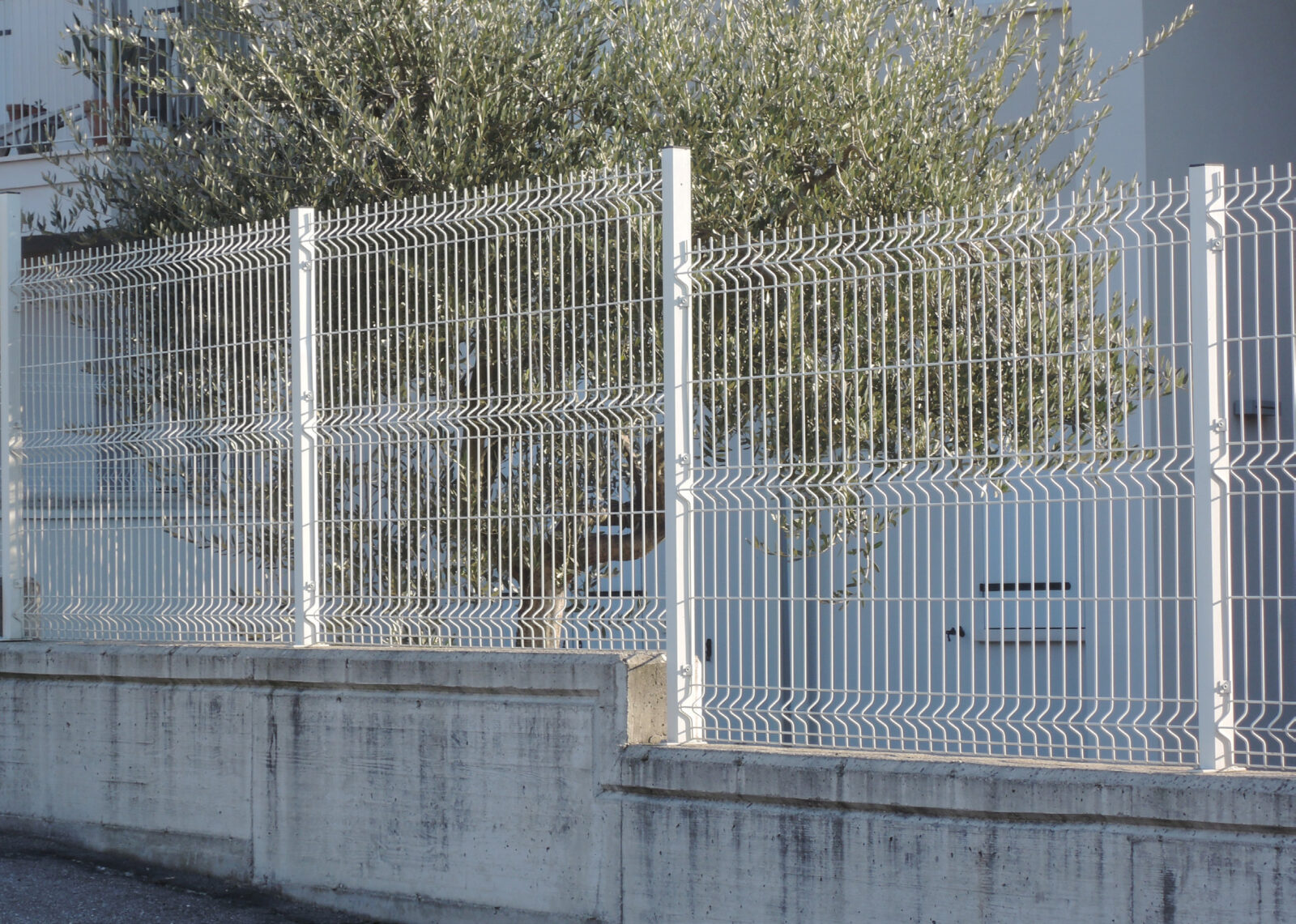 recinzione-modulare-elettrosaldata-in-pannelli-recinzione-rete-rigida-13.jpg